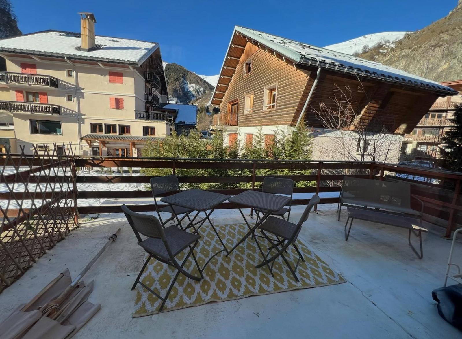 Jaune Genepi - 4 Personnes - 49M2 Et 17M2 Terrasse Valloire Exterior photo